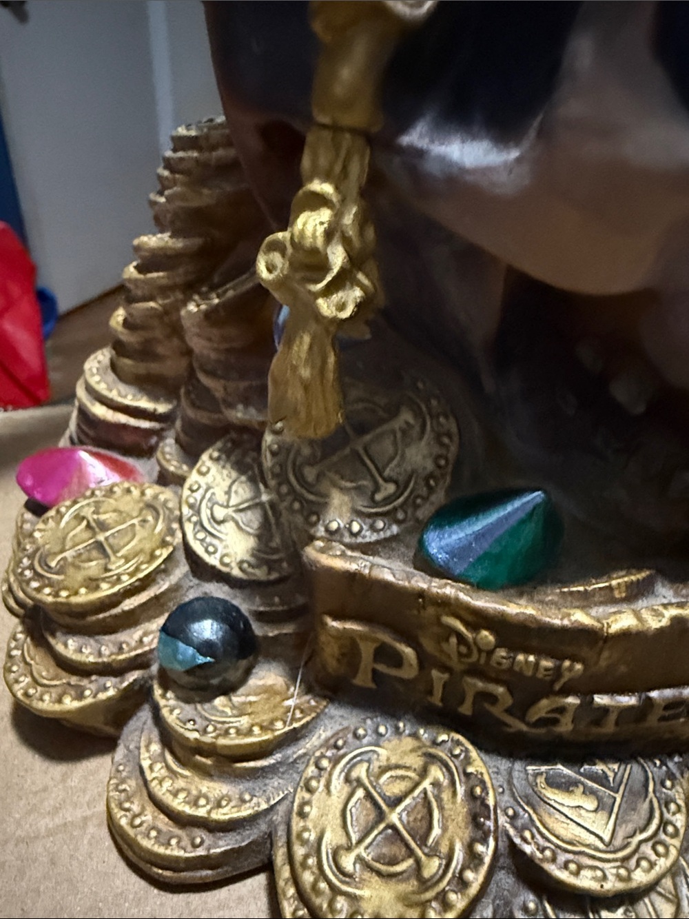 Pirates of the Caribbean Skull Bank with Swords and Gems - Brown & Gold - Picture 7 of 9